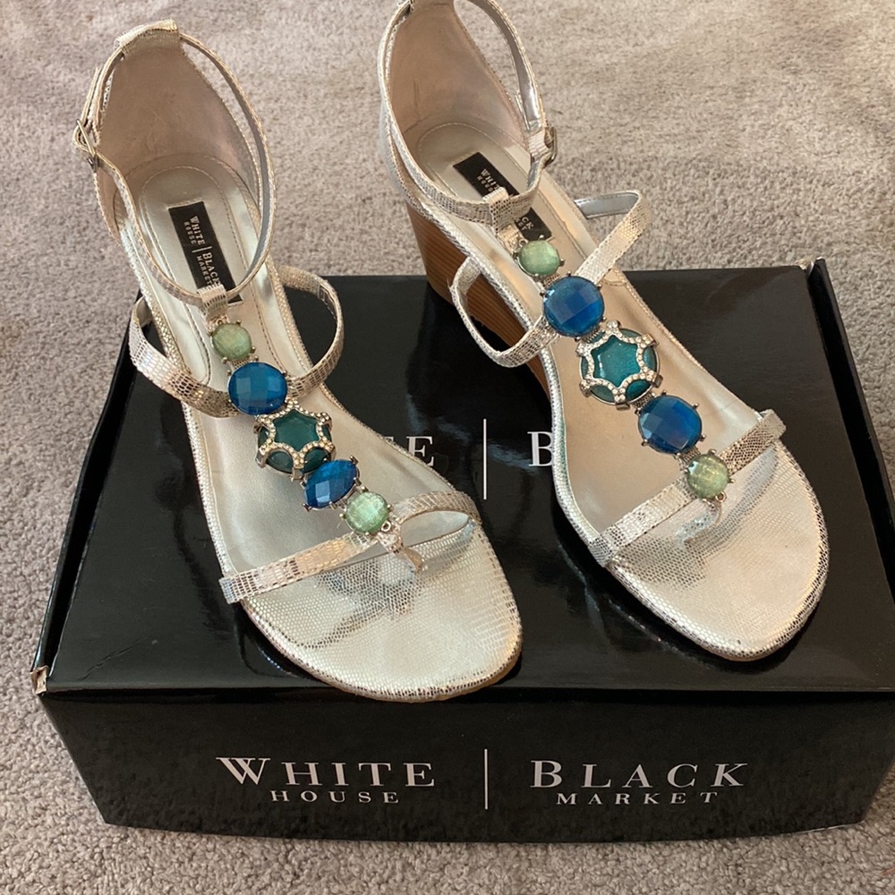 White House Black Market Nezhra Jeweled Silver Wedges Size 9M w/ Box
